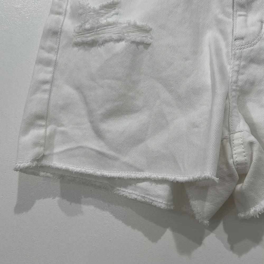 No Boundaries Juniors Destructed Denim Curvy Shorts Size 9